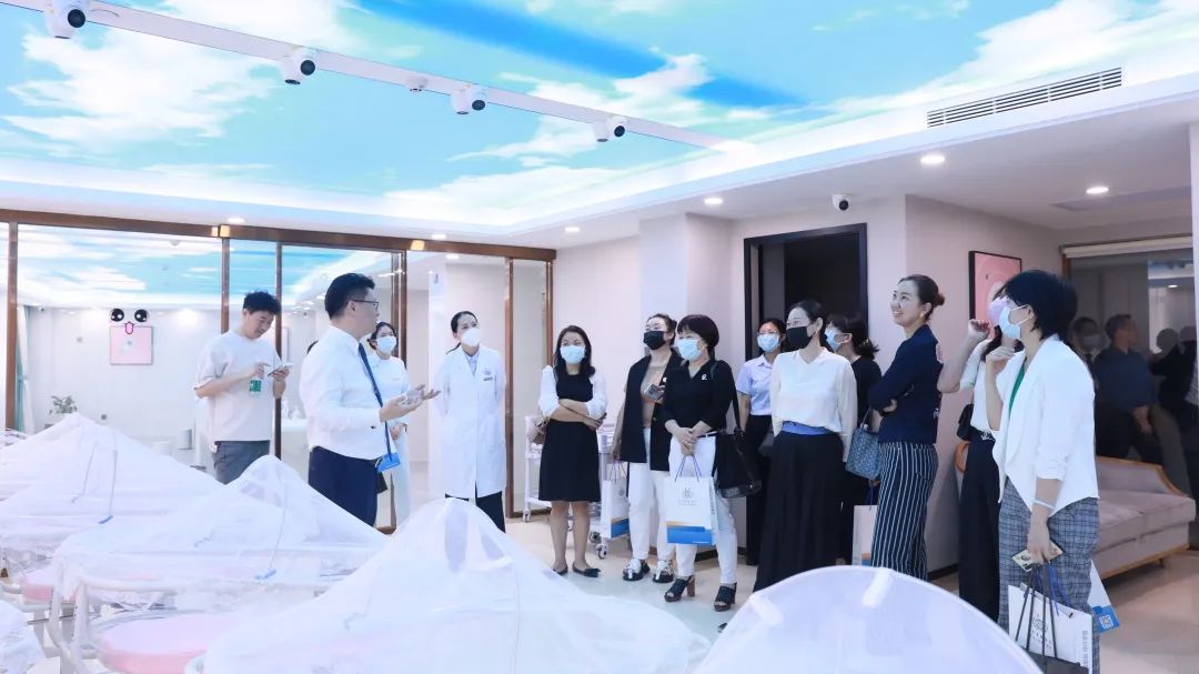 东莞东华医院举办高端医疗服务交流会，聚焦医疗美容新趋势